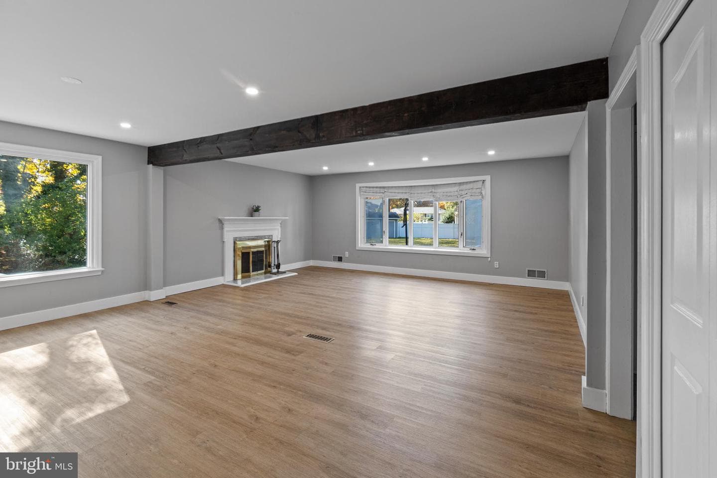 9 Robinson Road photo 8