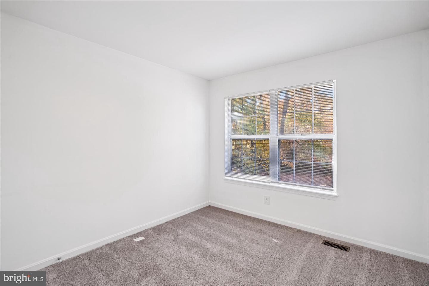 986 Breakwater Drive photo 16