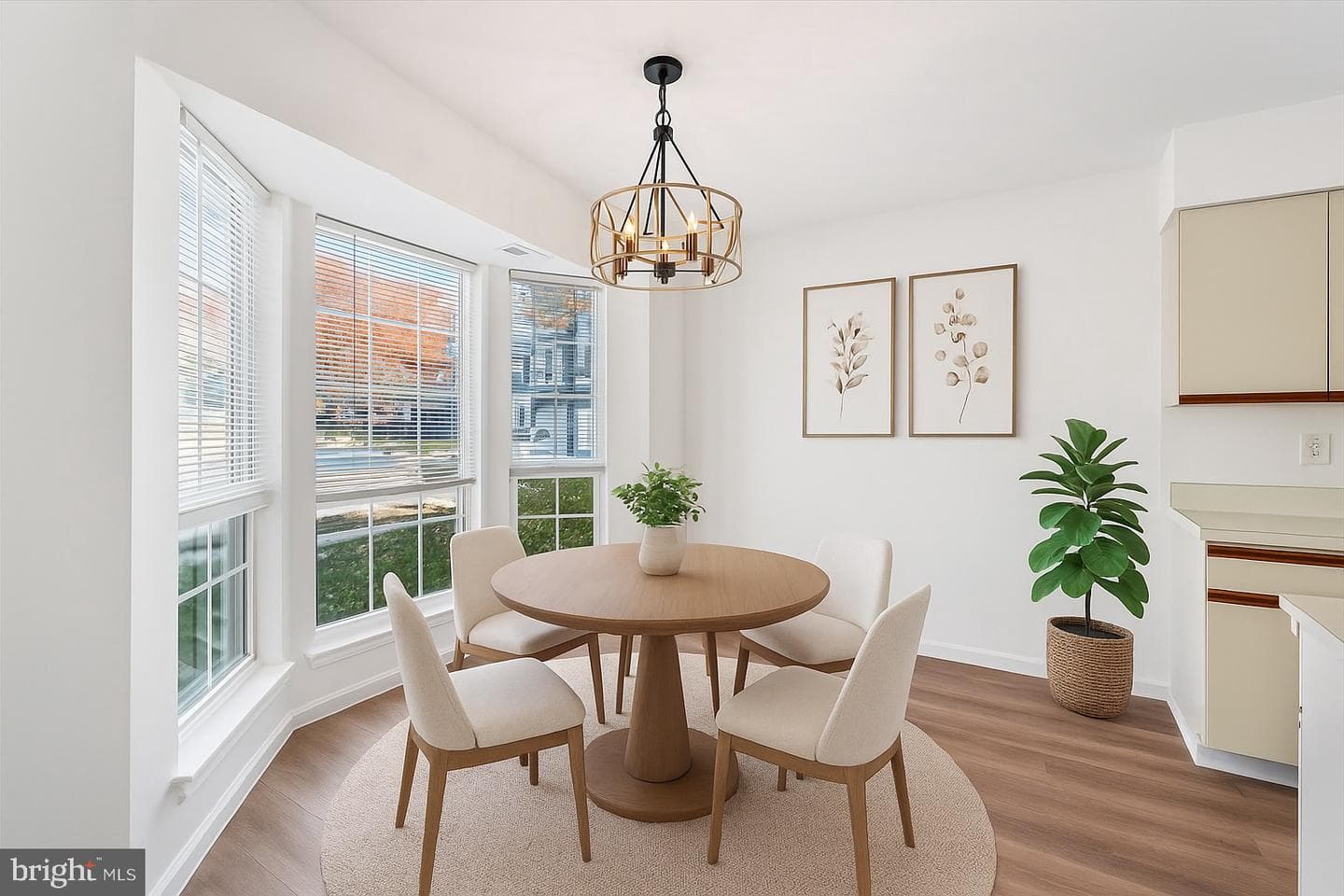 986 Breakwater Drive photo 2