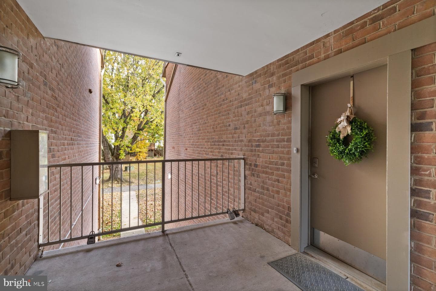 304 Hilltop Lane photo 3