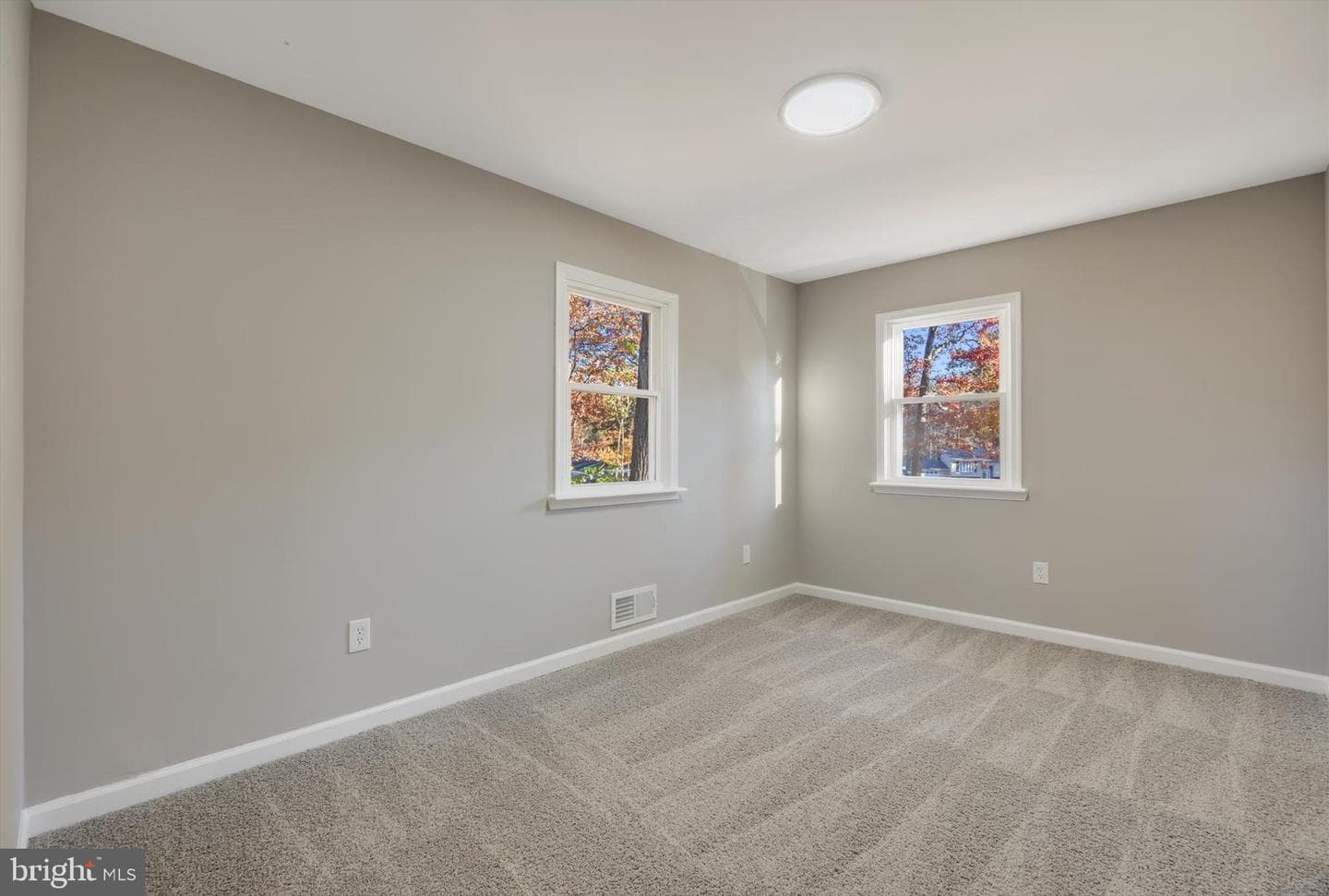 8344 Fairwood Drive photo 20