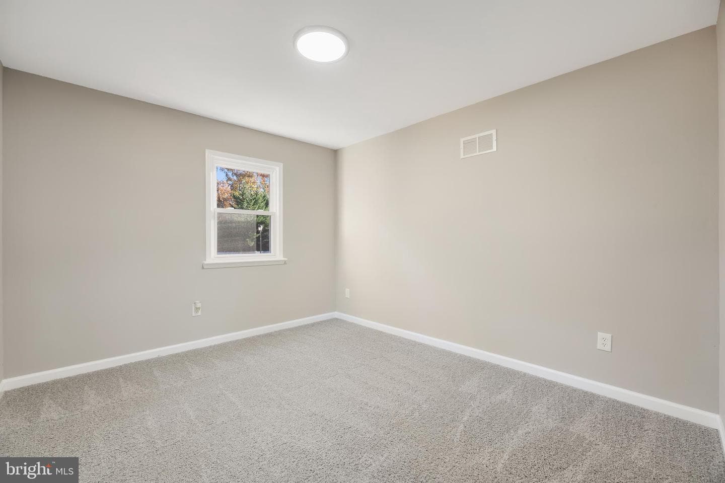 8344 Fairwood Drive photo 23