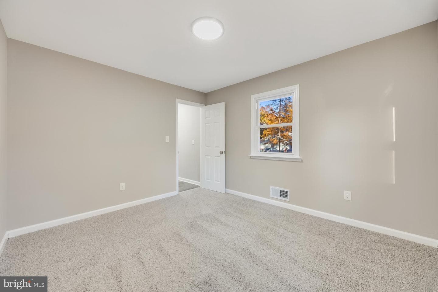 8344 Fairwood Drive photo 24