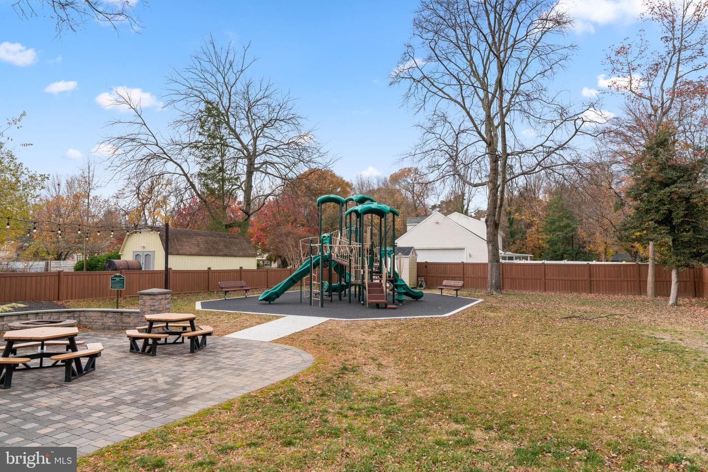 316 Raussell Place photo 58