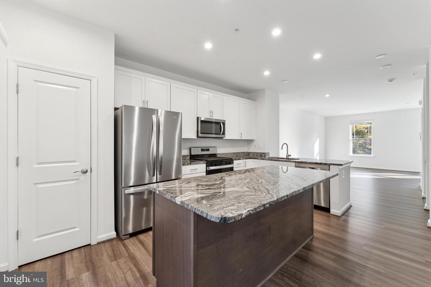 7808 Wolf Run Lane photo 13