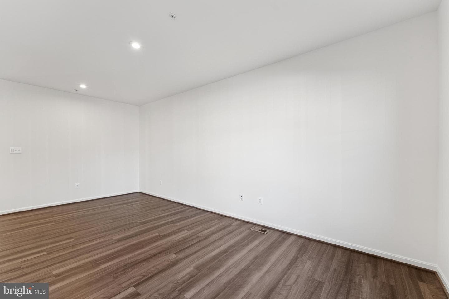 7808 Wolf Run Lane photo 17