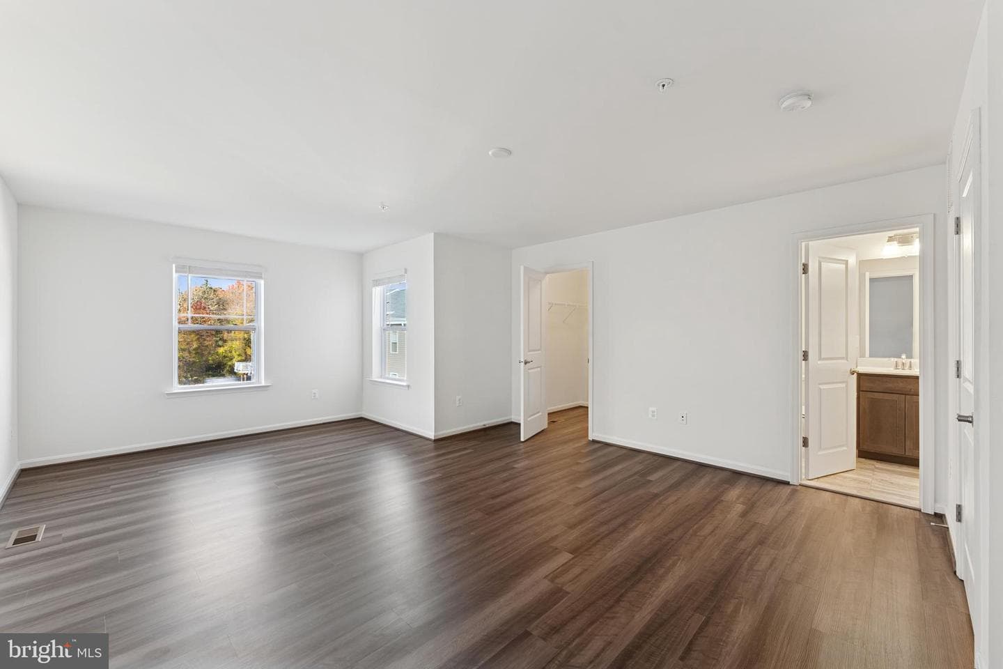 7808 Wolf Run Lane photo 23