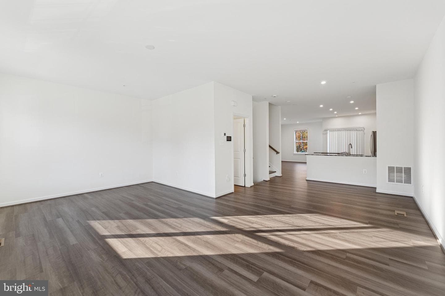 7808 Wolf Run Lane photo 8