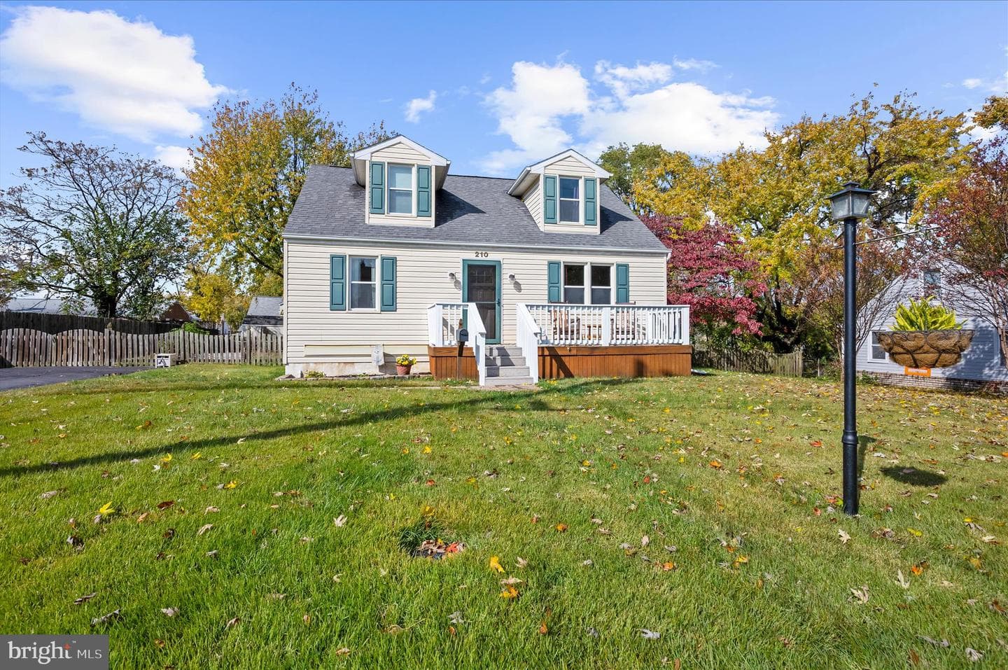 210 Arundel Road photo 4