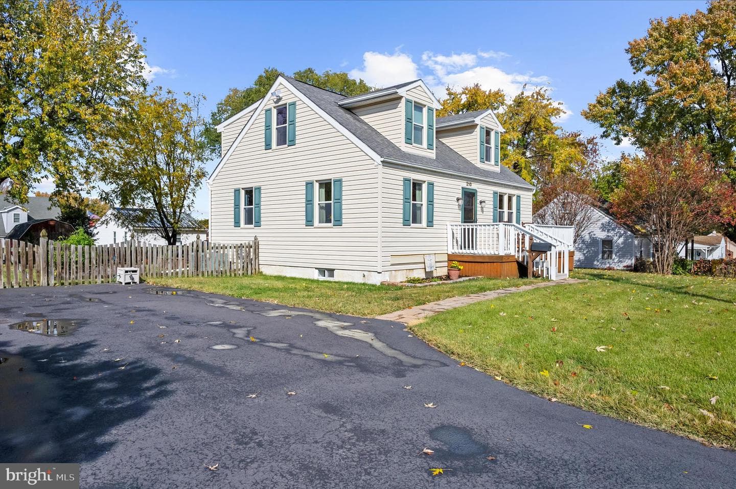 210 Arundel Road photo 5