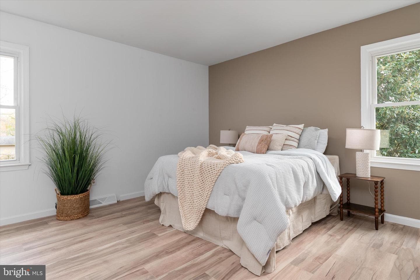 7963 Oak Road photo 12