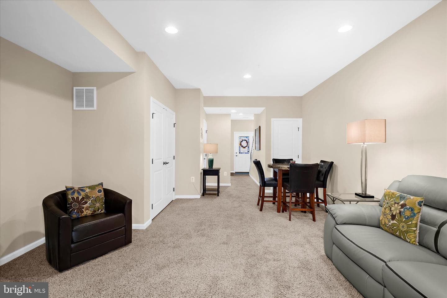 472 Willow Bend Drive photo 14