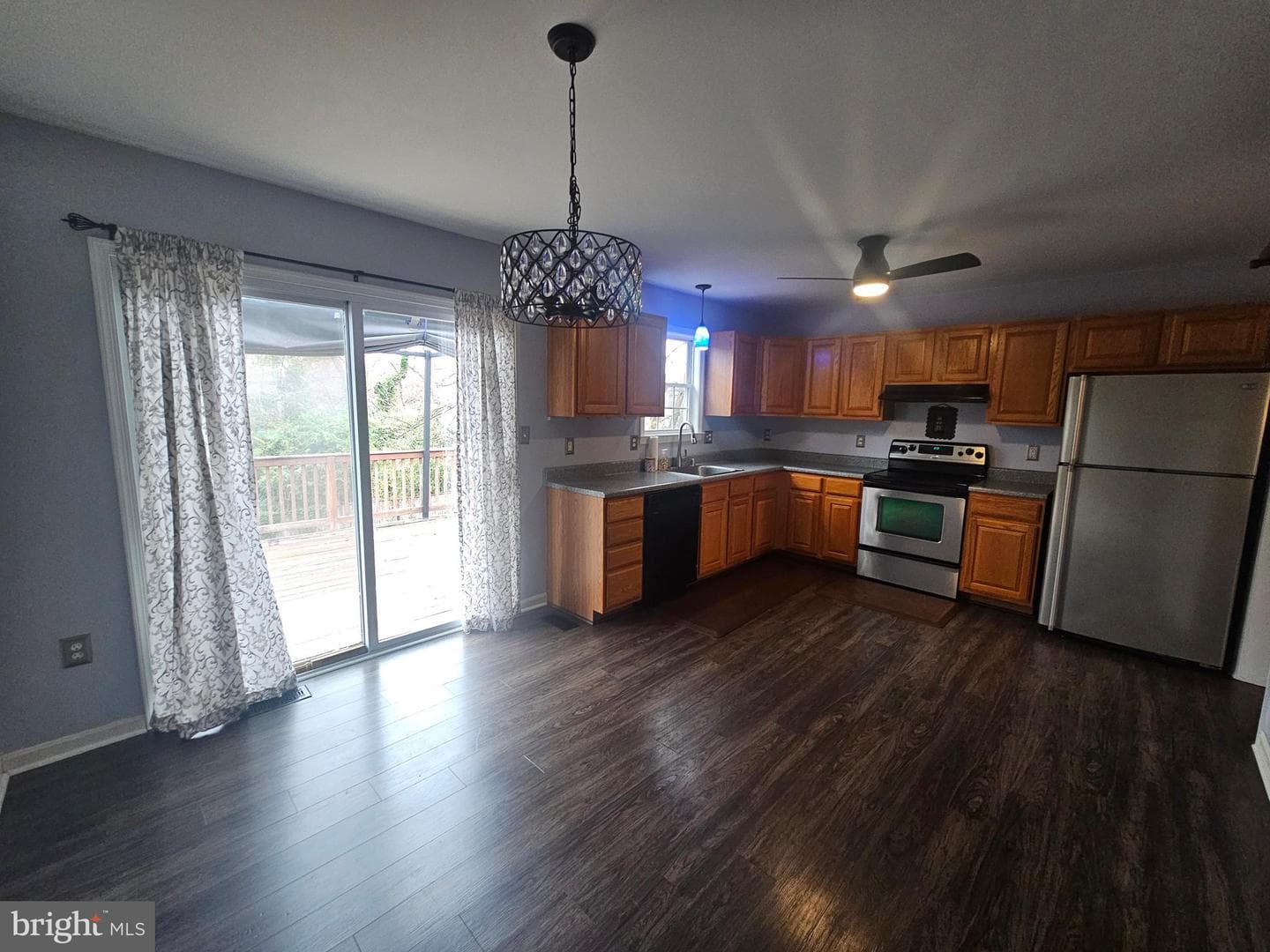 224 Maple Avenue photo 10