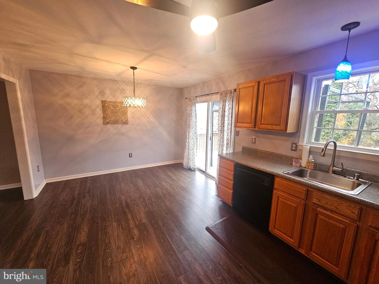 224 Maple Avenue photo 13