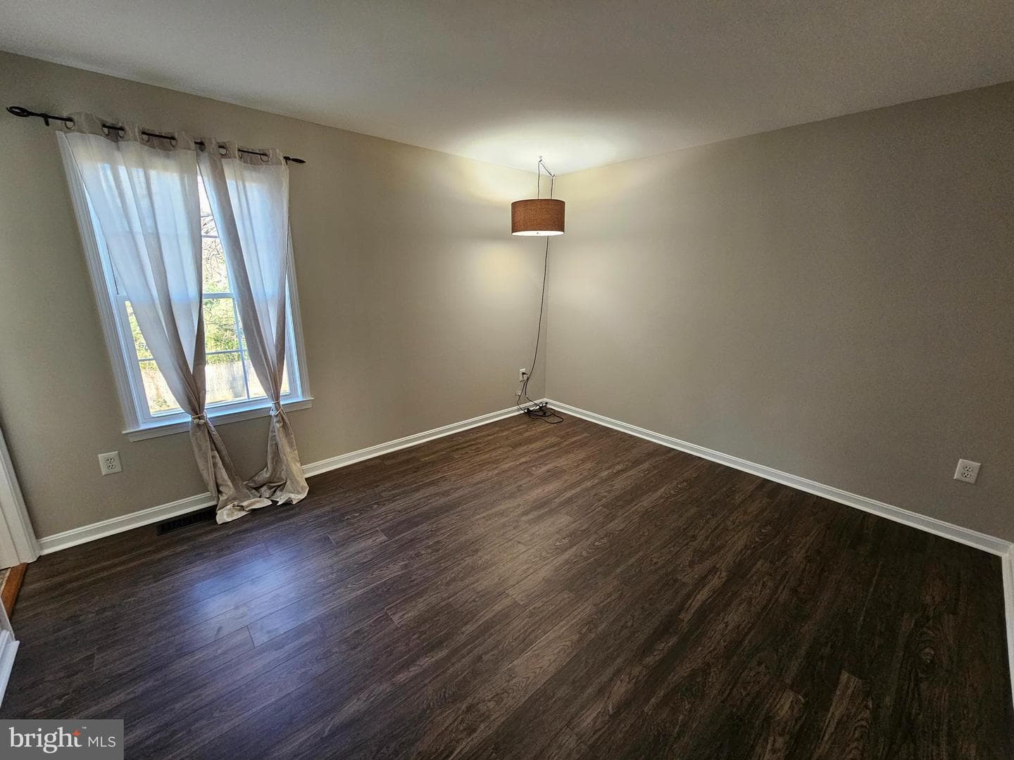 224 Maple Avenue photo 15