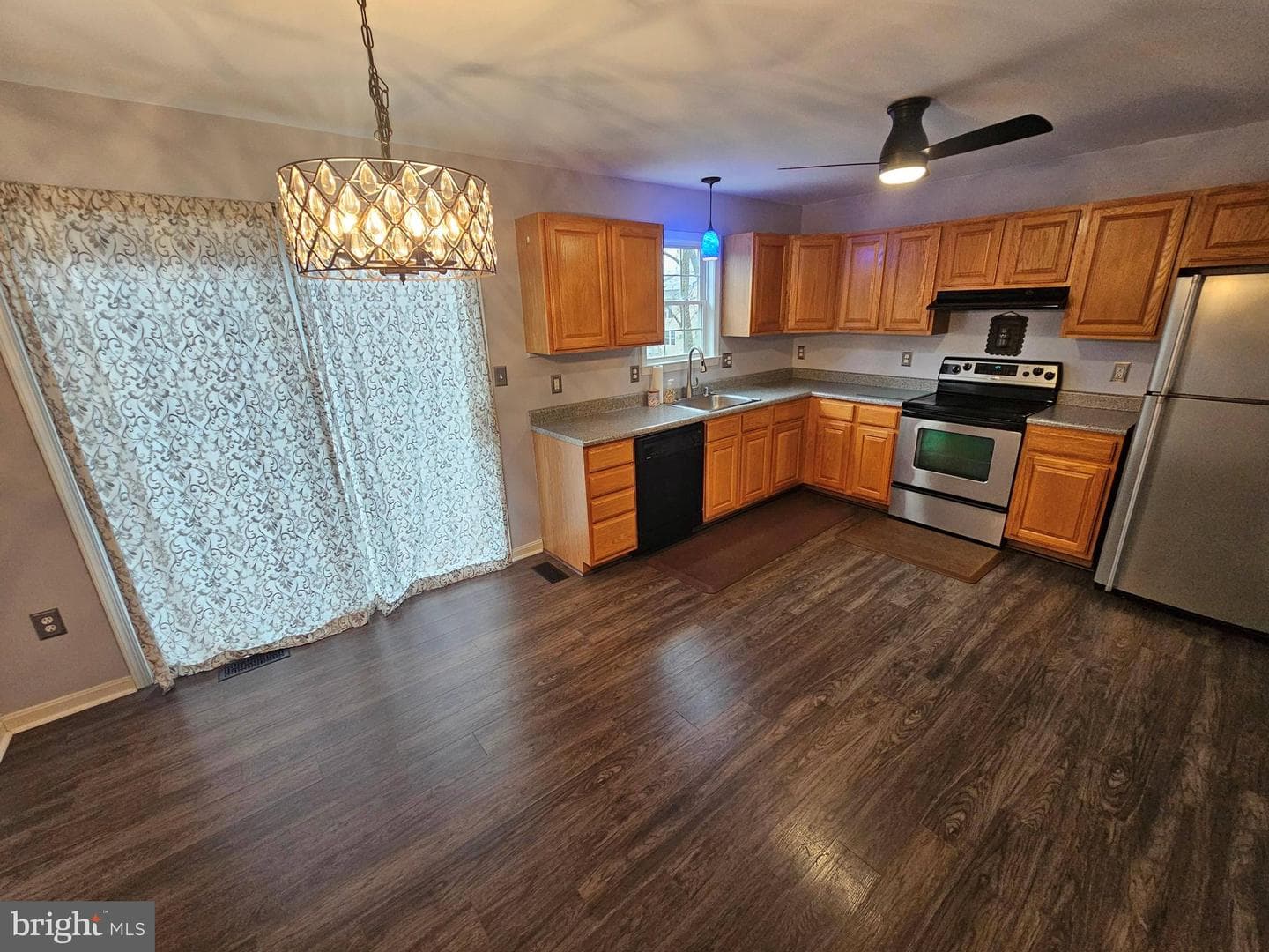 224 Maple Avenue photo 8