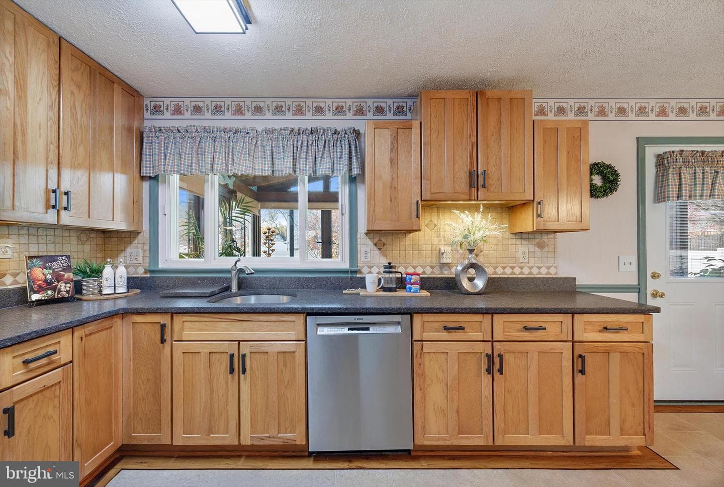 710 James Road photo 21
