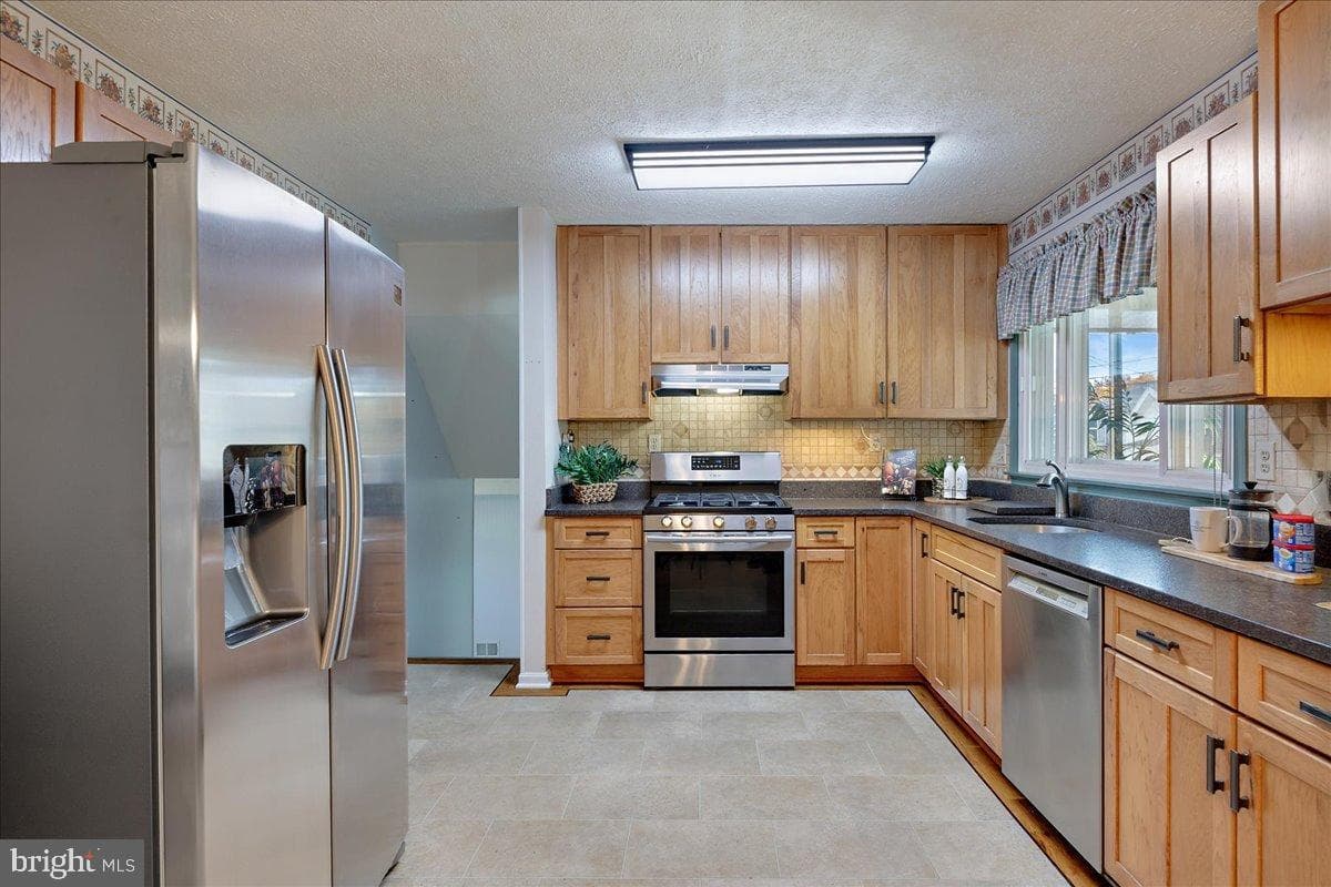 710 James Road photo 5