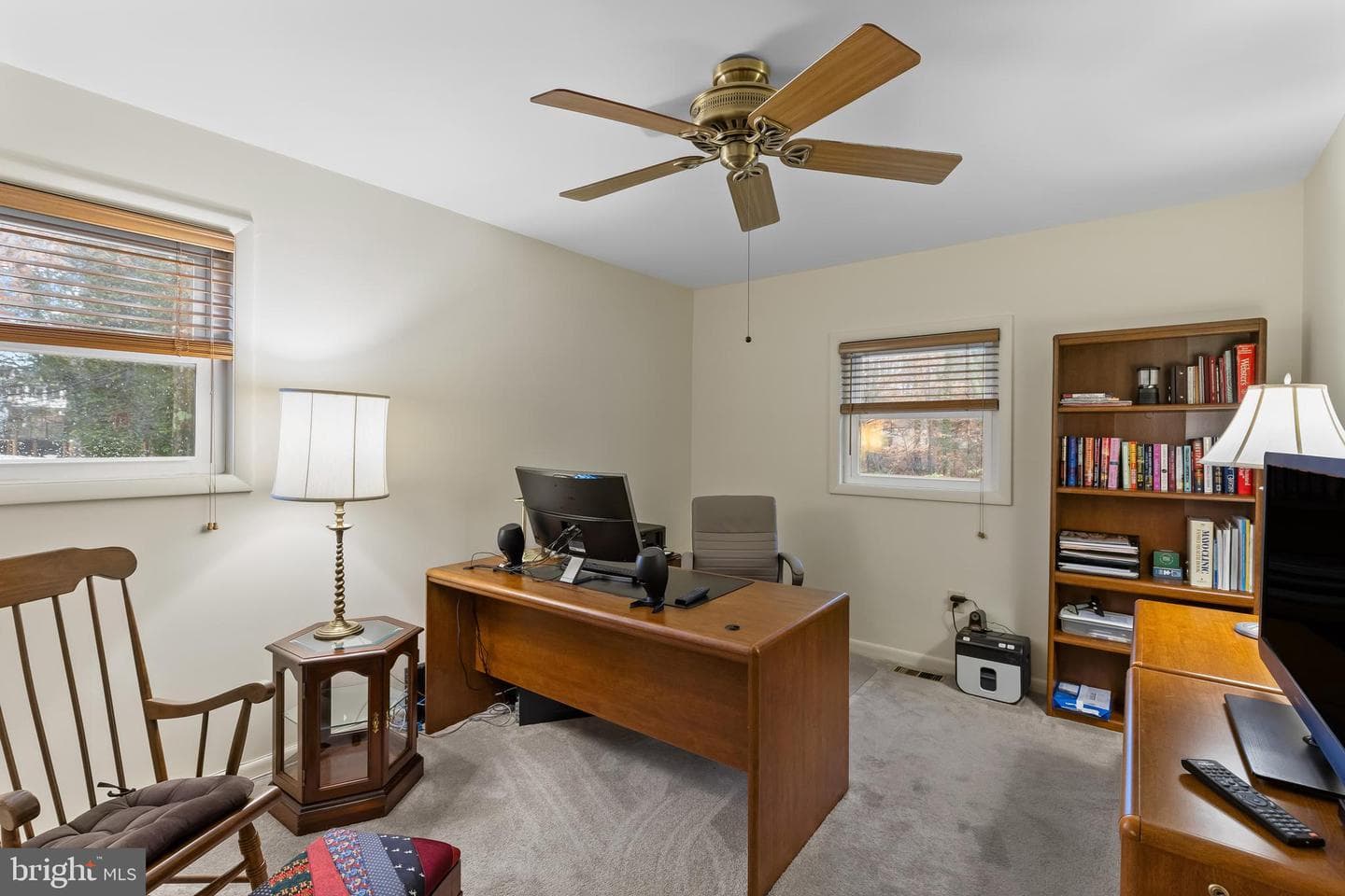 565 Wayward Dr photo 10
