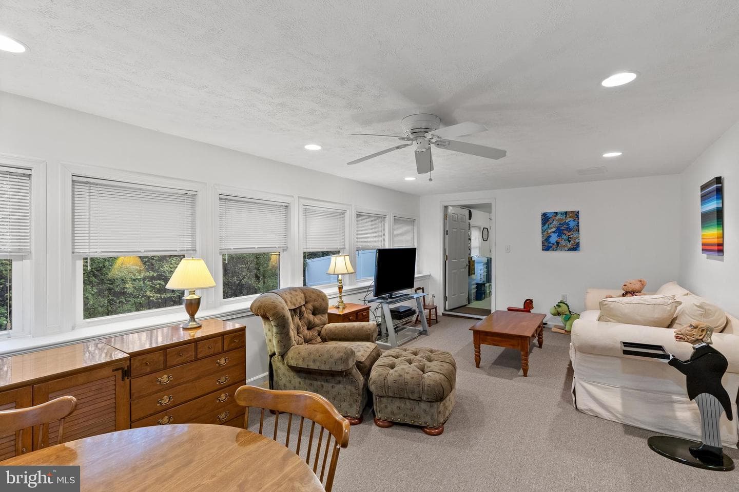 565 Wayward Dr photo 13