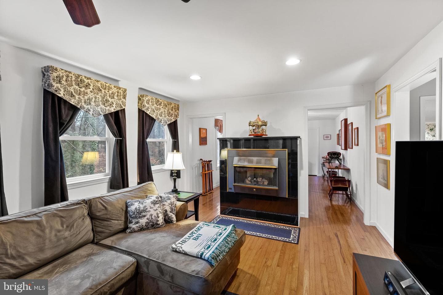 565 Wayward Dr photo 6