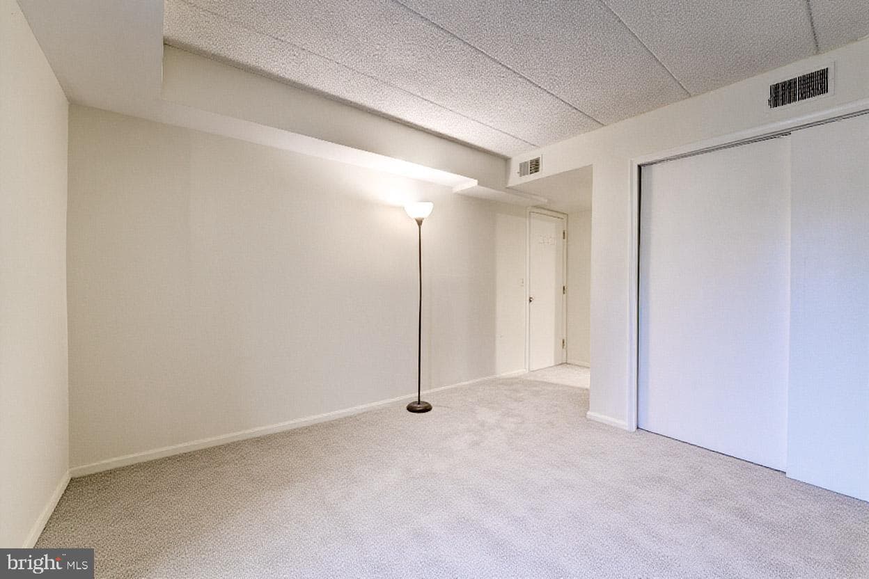 618 Newbridge Court #3-618 photo 14