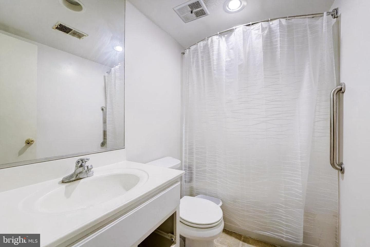 618 Newbridge Court #3-618 photo 15