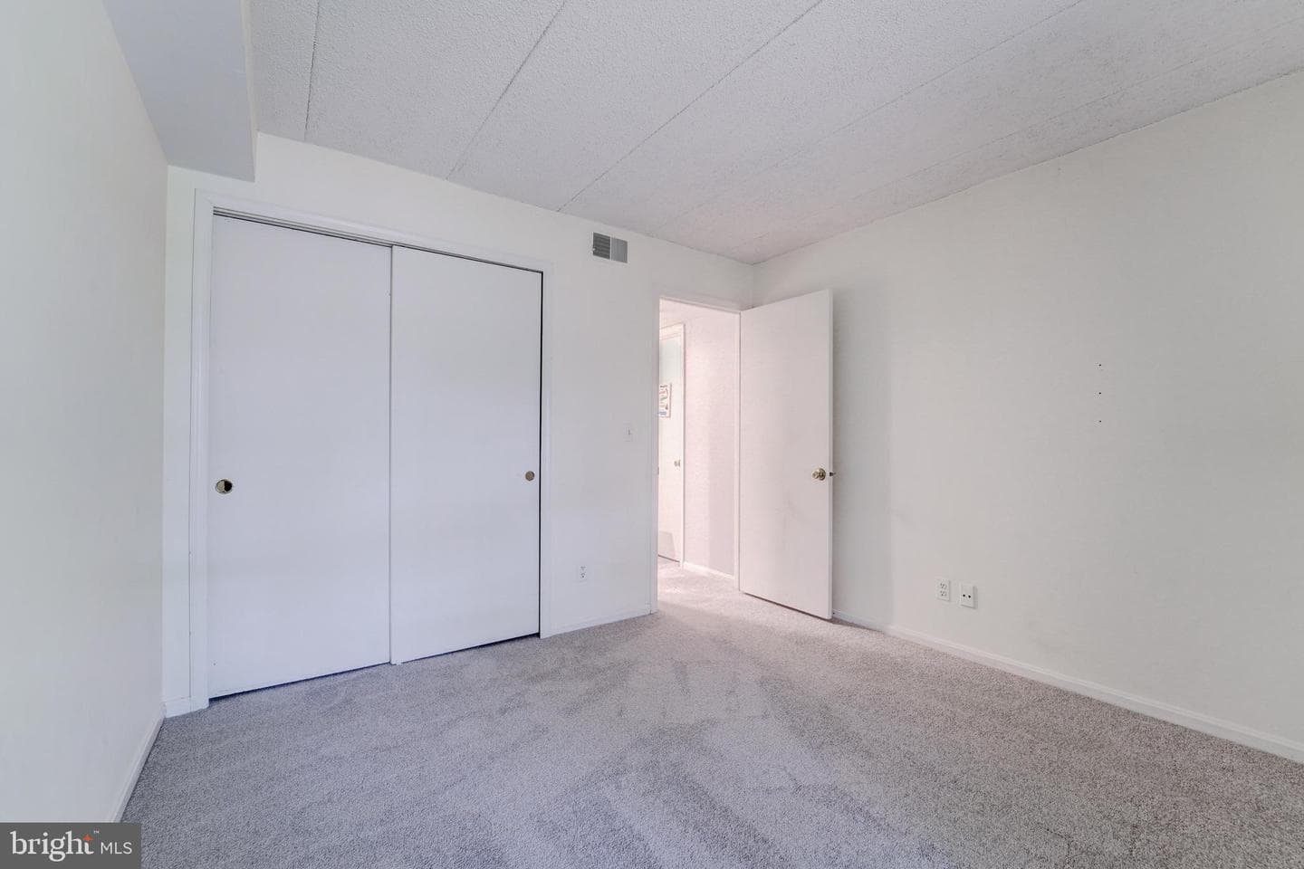 618 Newbridge Court #3-618 photo 16