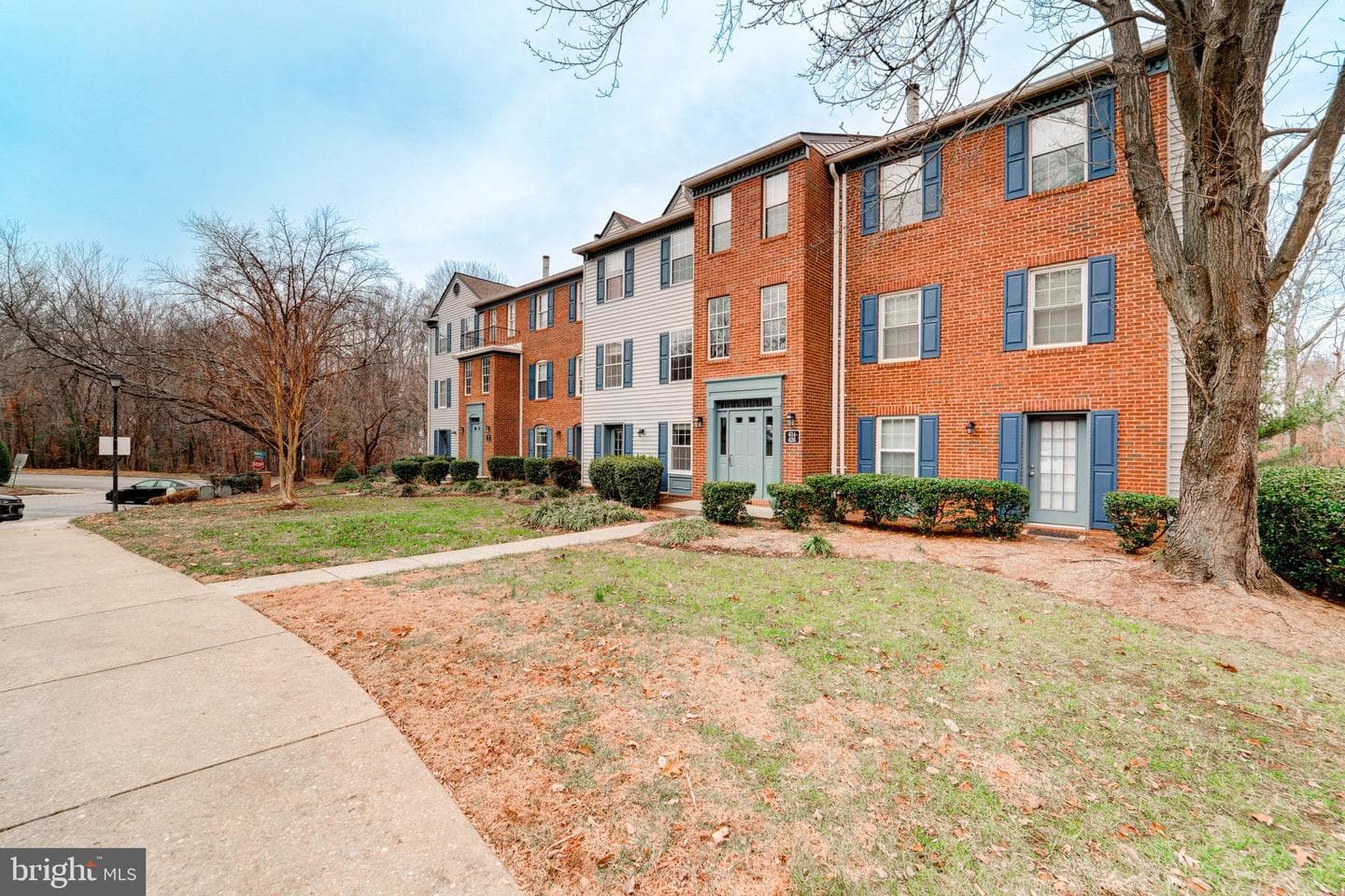 618 Newbridge Court #3-618 photo 3