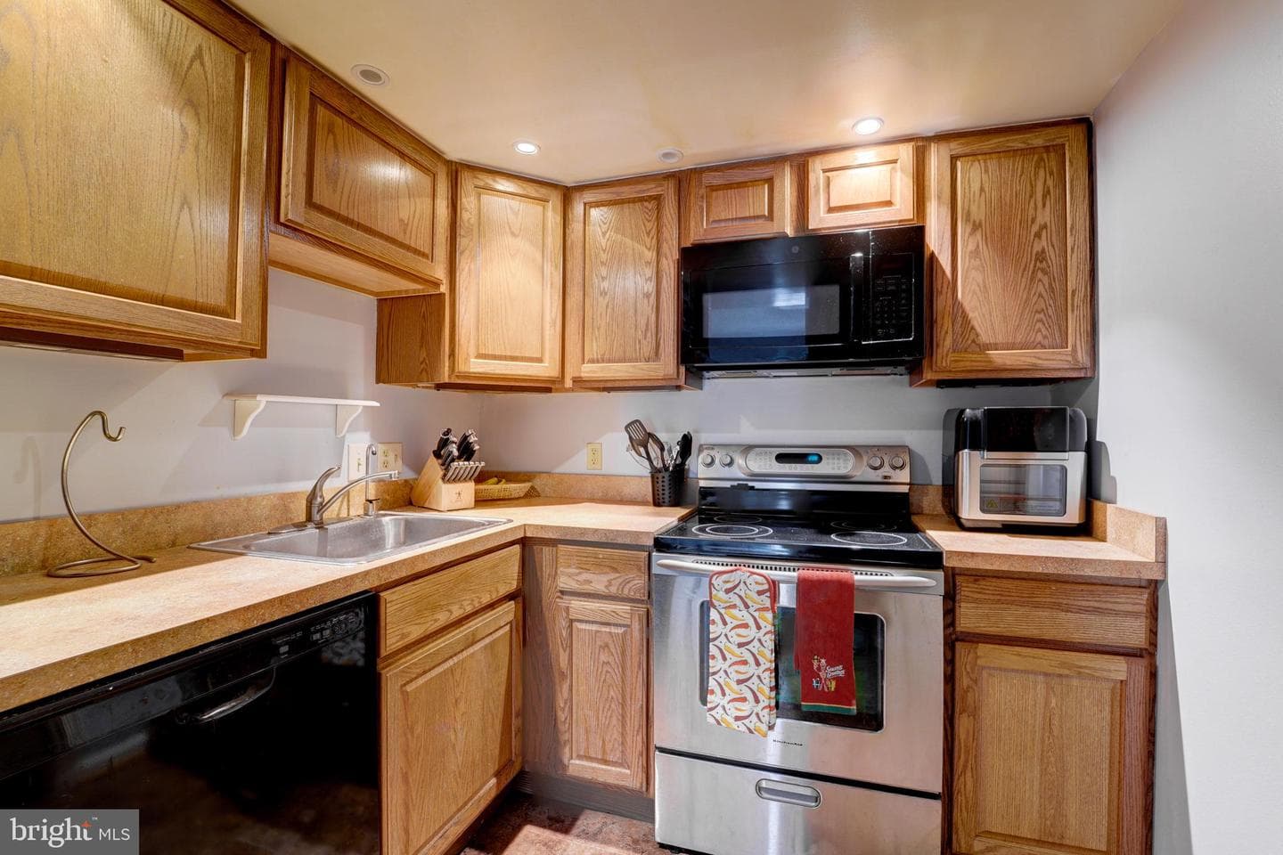 618 Newbridge Court #3-618 photo 6
