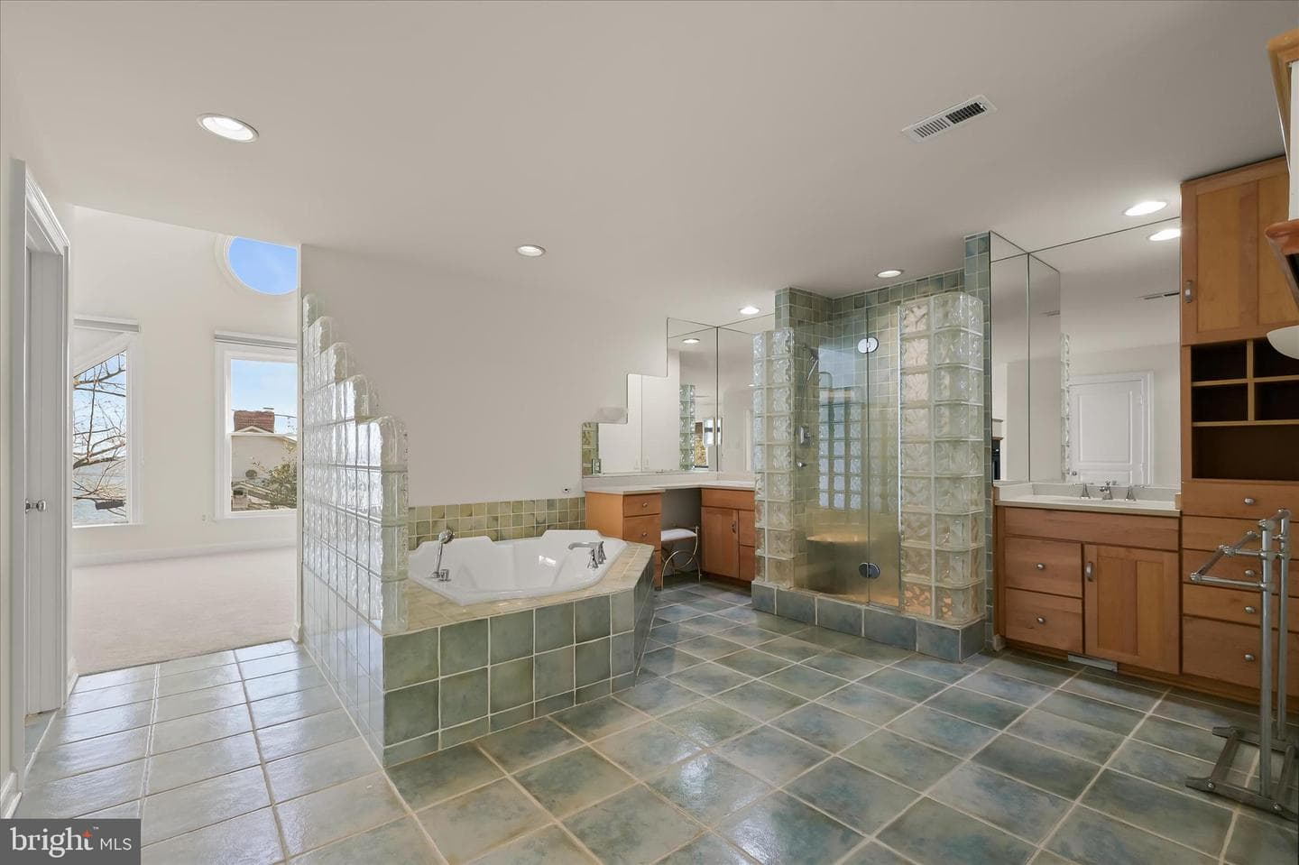 2113 Lake Drive photo 21