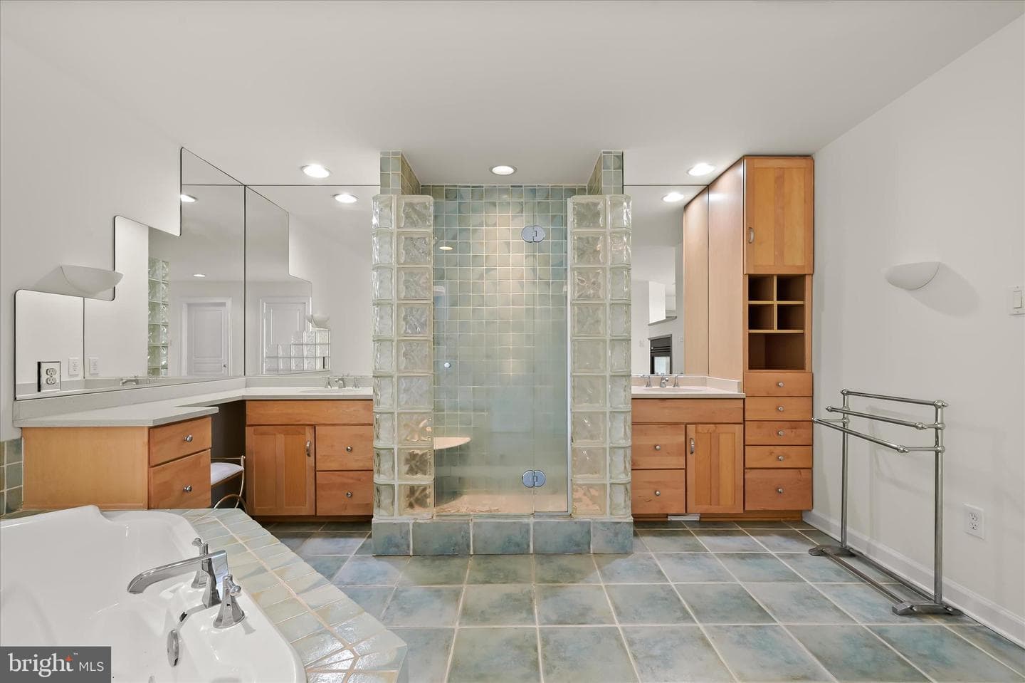 2113 Lake Drive photo 22