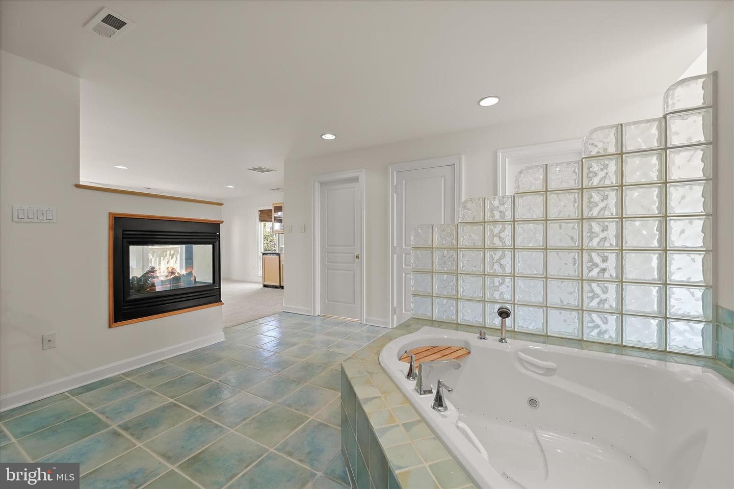 2113 Lake Drive photo 24
