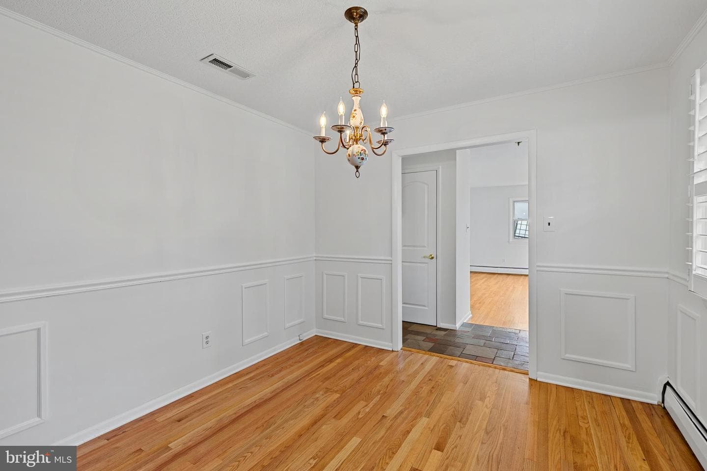 393 Jaybea Court photo 10