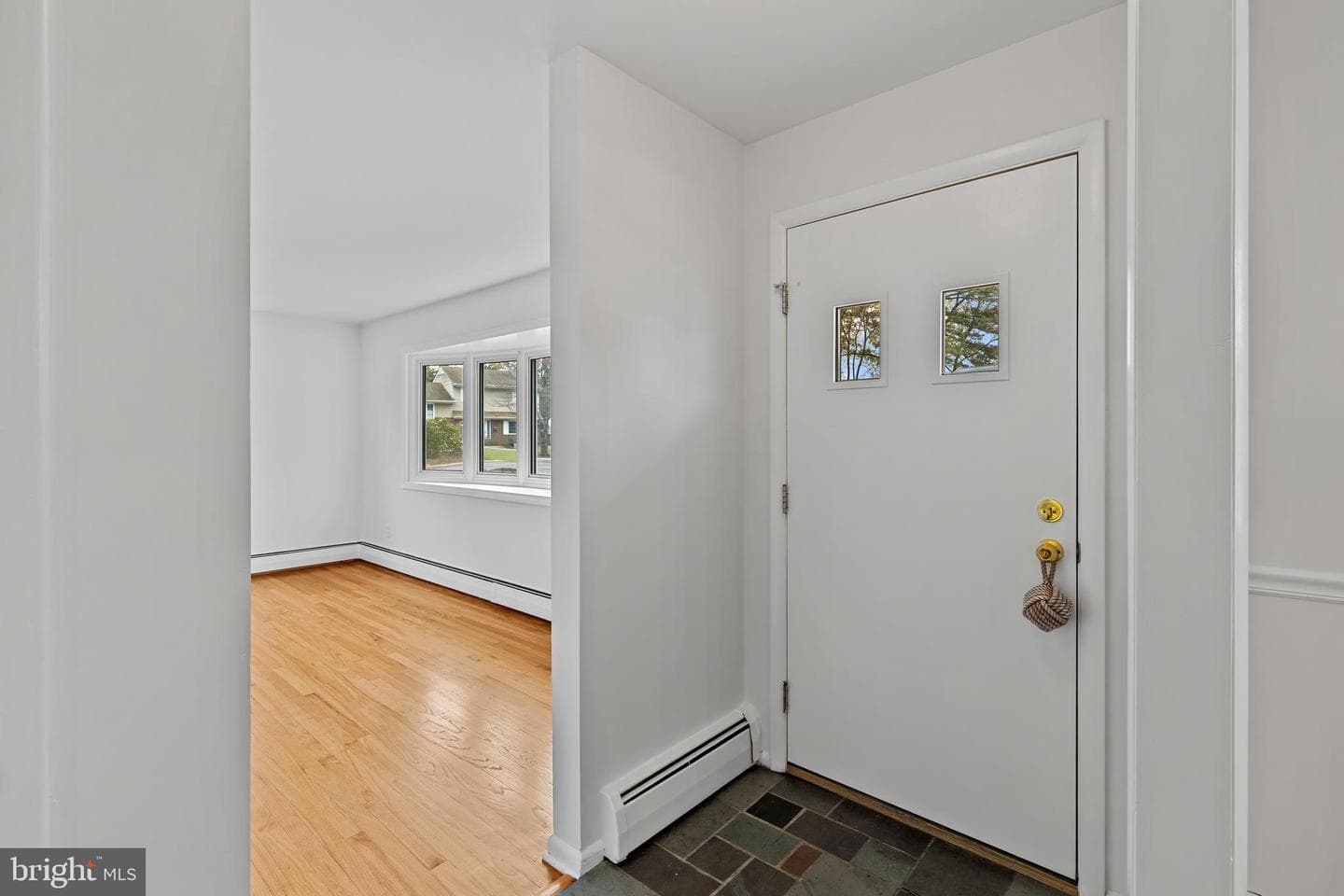393 Jaybea Court photo 4