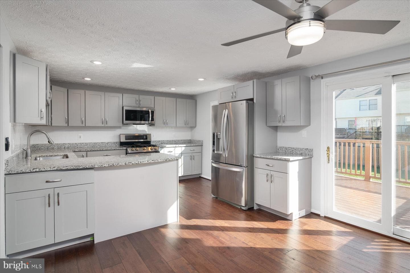 727 Dayspring Drive photo 2