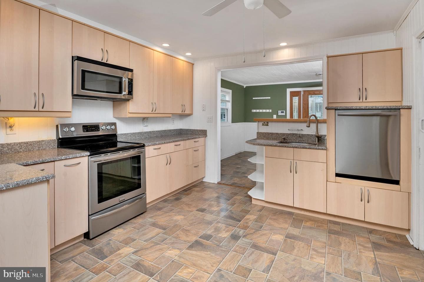 105 Garrett Road photo 16