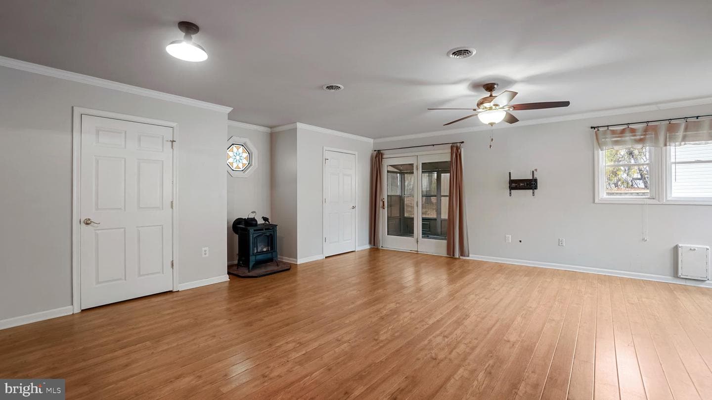 105 Garrett Road photo 23