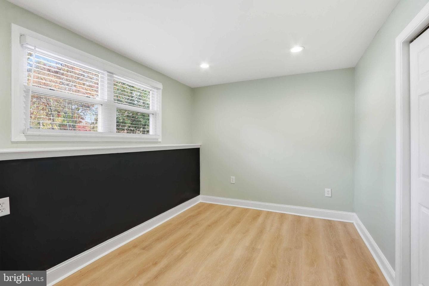 1215 Holmewood Drive photo 17