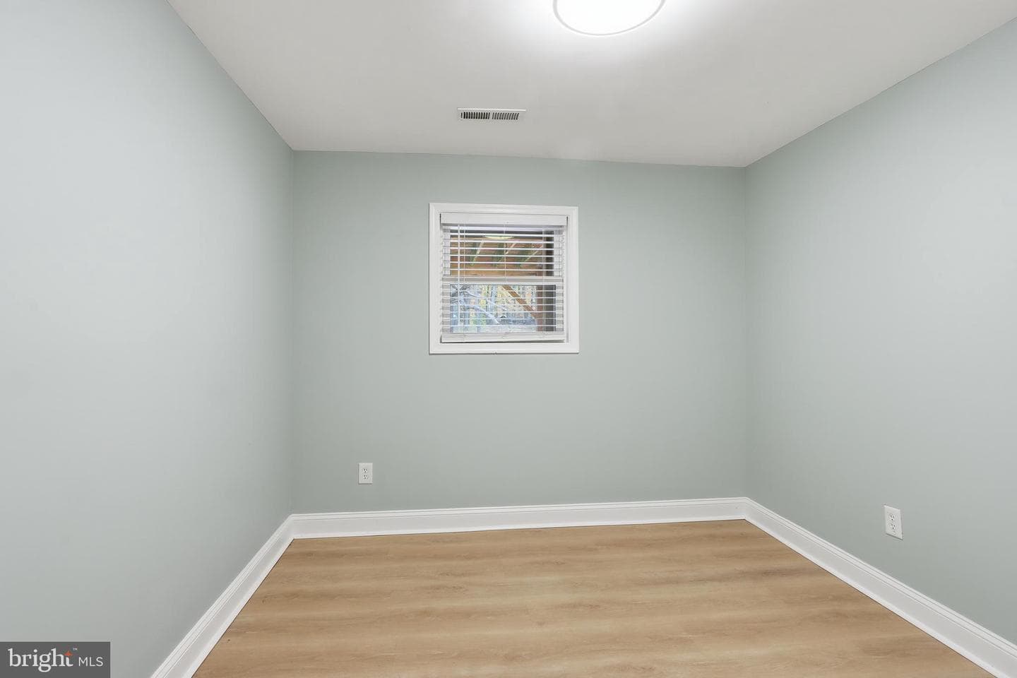 1215 Holmewood Drive photo 20