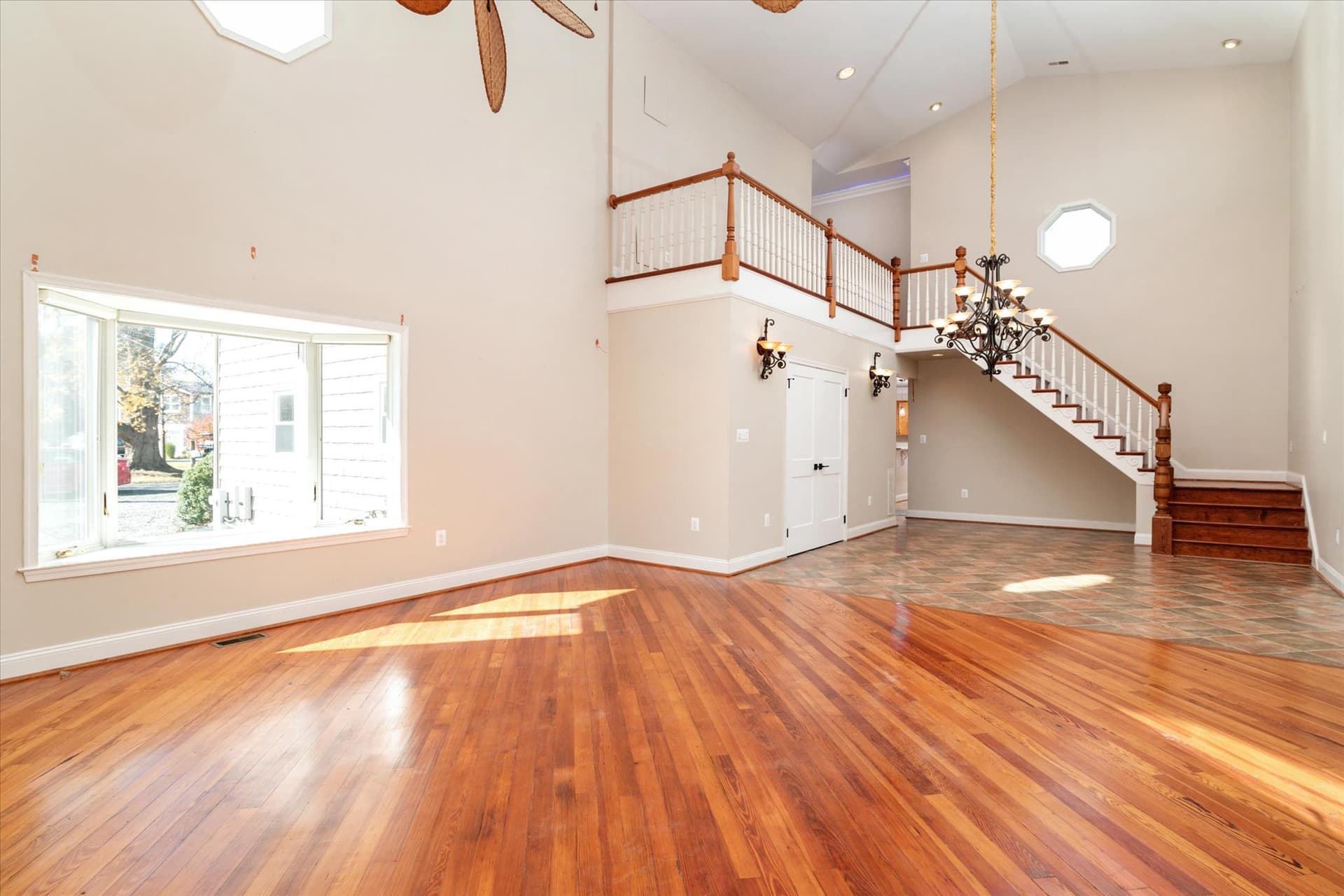 610 E Marshall Avenue photo 14