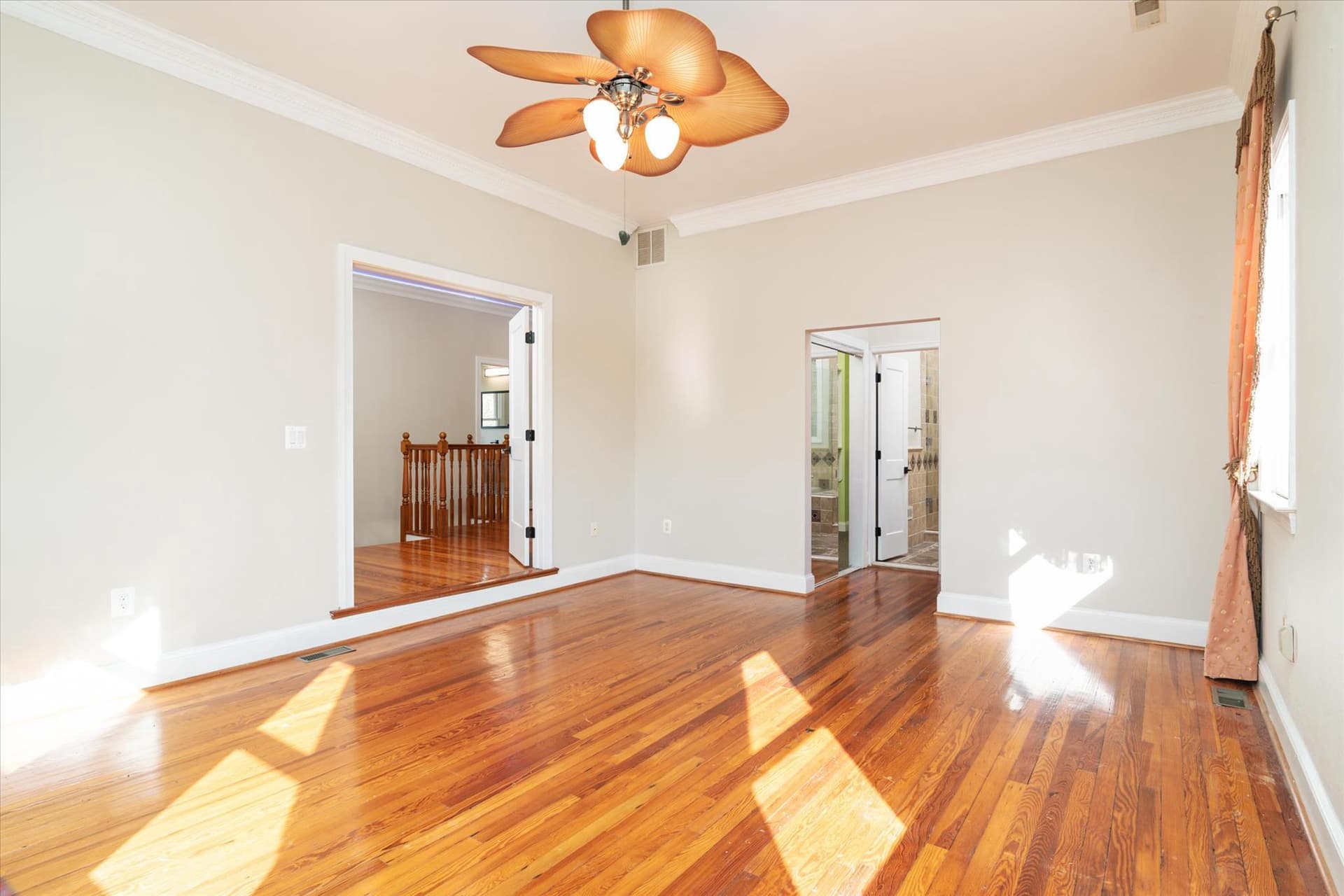 610 E Marshall Avenue photo 24