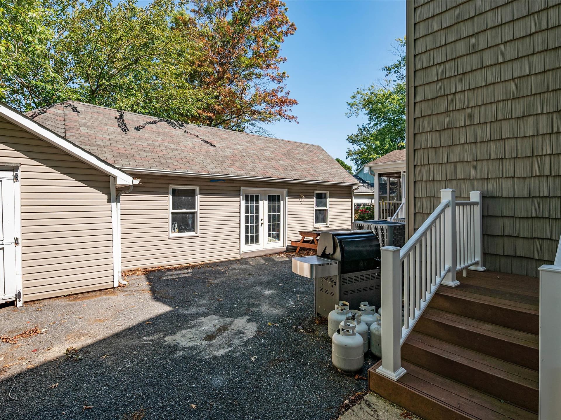 610 E Marshall Avenue photo 42