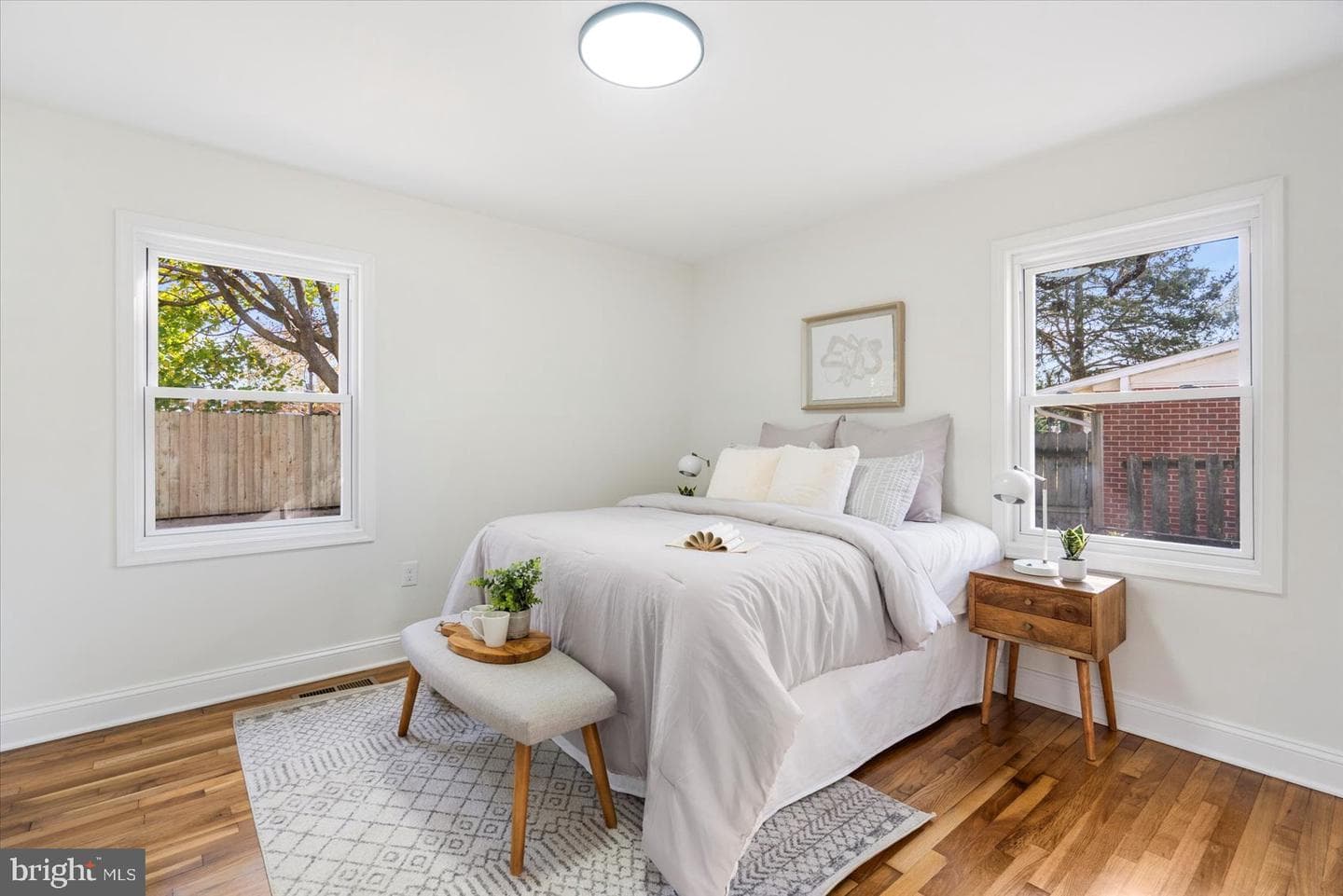 1047 Dumbarton Road photo 15