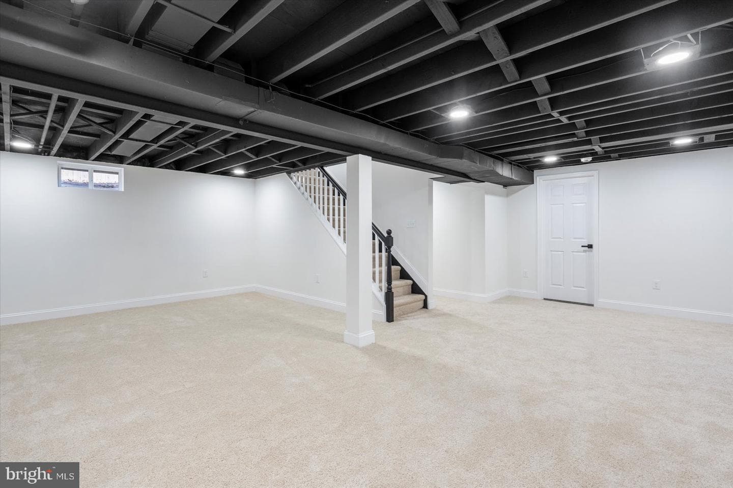 1047 Dumbarton Road photo 24