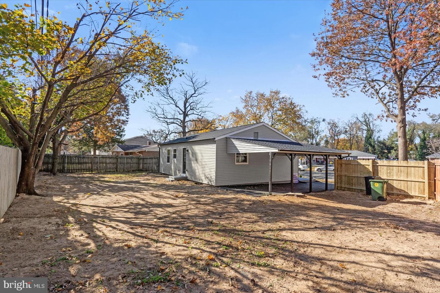 1047 Dumbarton Road photo 33