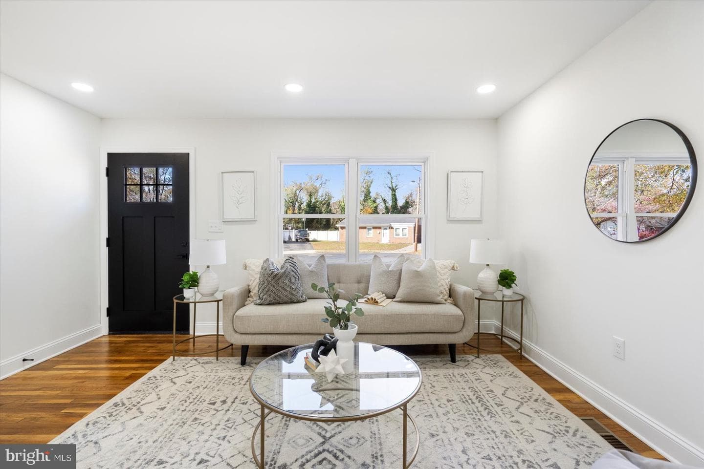 1047 Dumbarton Road photo 6