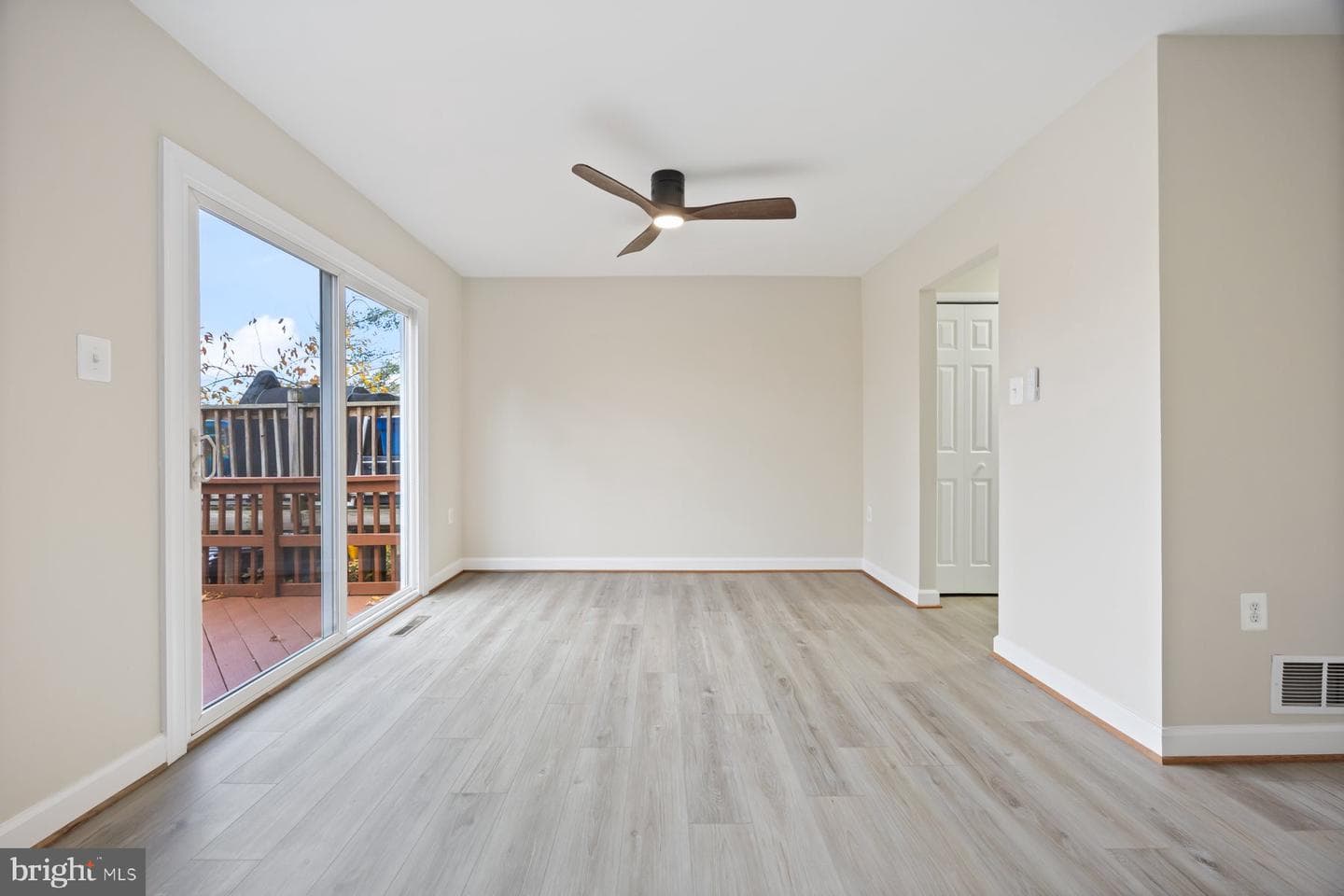 594 Millshire Drive photo 14