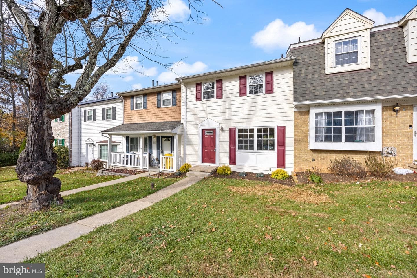 594 Millshire Drive photo 2