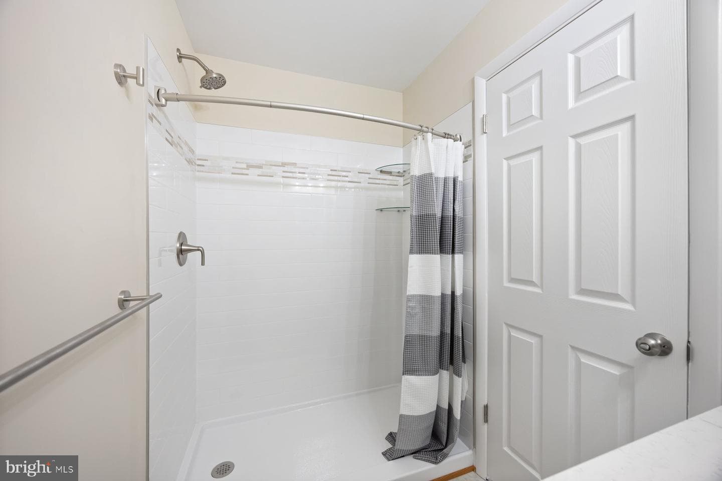 594 Millshire Drive photo 22
